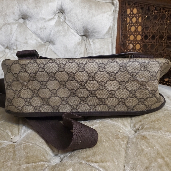 Gucci Beige and Brown Crossbody Bag - Picture 5 of 11